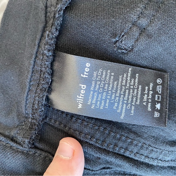 Aritzia Wilfred Free high waisted black denim shorts - Picture 3 of 3
